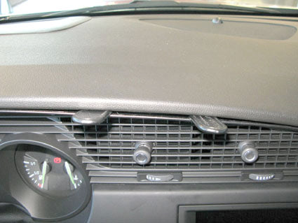 Brodit ProClip 854516 voor Saab 9-5 2011-2012 - montagepositie op dashboard