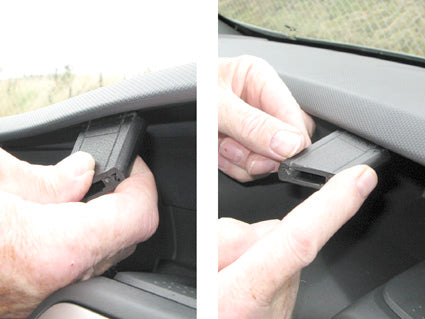 Brodit ProClip 854517 voor Nissan Primastar 2011-2014, Opel Vivaro 2011-2014 en Renault Trafic 2011-2014 - montagepositie op dashboard