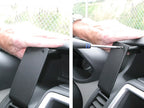 Brodit ProClip 854517 voor Nissan Primastar 2011-2014, Opel Vivaro 2011-2014 en Renault Trafic 2011-2014 - detail van dashboardmontage
