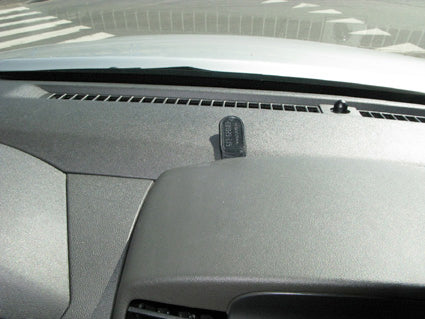 Brodit ProClip 854520 voor Nissan Navara 2011-2015 en Nissan King Cab 2011-2015 - montagepositie op dashboard