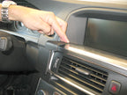 Brodit ProClip 854523 voor Volvo V60 2011-2018 en Volvo S60 2011-2018 - detail van dashboardmontage
