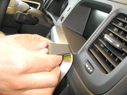 Brodit ProClip 854524 voor Volvo V60 2011-2018 en Volvo S60 2011-2018 - ProClip geplaatst in het voertuig
