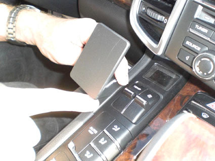 Brodit ProClip 854537 voor Porsche Cayenne 2011-2018 - detail van dashboardmontage