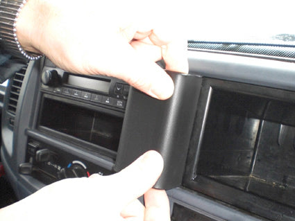 Brodit ProClip 854545 voor Hino 300-series 2008-2023 en Hino 200-series 2005-2022 - ProClip geplaatst in het voertuig