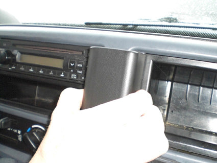 Brodit ProClip 854545 voor Hino 300-series 2008-2023 en Hino 200-series 2005-2022 - detail van dashboardmontage