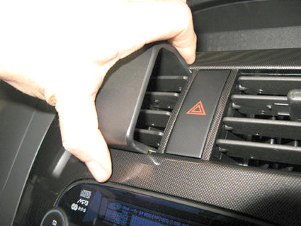 Brodit ProClip 854555 voor Chevrolet Spark 2013-2015 en Chevrolet Spark 2011-2015 - detail van dashboardmontage