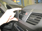 Brodit ProClip 854569 voor Suzuki SX4 2011-2015 - montagepositie op dashboard