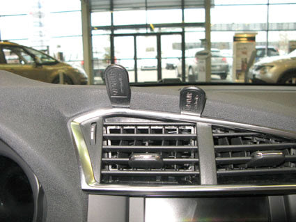 Brodit ProClip 854590 voor Citroen DS4 2011-2018 en Citroen C4 II 2011-2018 - montagepositie op dashboard