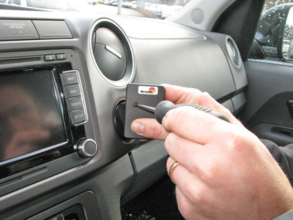 Brodit ProClip 854602 voor Volkswagen Amarok 2011-2016 - detail van dashboardmontage