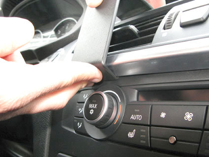 Brodit ProClip 854607 voor BMW X3 2011-2014 - montagepositie op dashboard