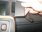 Brodit ProClip 854614 voor Volvo V60 2011-2018 en Volvo S60 2011-2018 - ProClip geplaatst in het voertuig