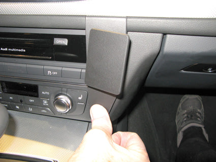 Brodit ProClip 854622 voor Audi S6 2011-2018 en Audi A6 2011-2018 - detail van dashboardmontage