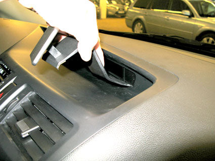 Brodit ProClip 854623 voor Mazda 5 2012-2015 en Mazda 5 2011-2015 - ProClip geplaatst in het voertuig