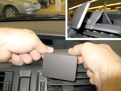 Brodit ProClip 854623 voor Mazda 5 2012-2015 en Mazda 5 2011-2015 - detail van dashboardmontage
