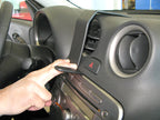 Brodit ProClip 854629 voor Nissan Micra 2011-2014 - detail van dashboardmontage