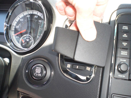 Brodit ProClip 854643 voor Dodge Durango 4WD 2011-2020 en Dodge Durango 2WD 2011-2020 - ProClip geplaatst in het voertuig