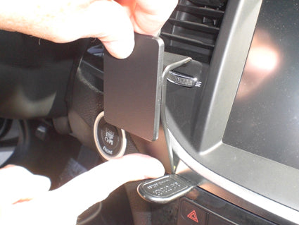 Brodit ProClip 854647 voor Chrysler 300S 2011-2014, Chrysler 300C 2011-2014 e.a. - ProClip geplaatst in het voertuig