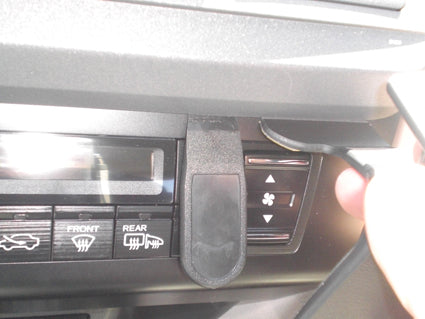 Brodit ProClip 854654 voor Honda Civic Si 2012, Honda Civic Hybrid 2012 en Honda Civic 2012 - montagepositie op dashboard
