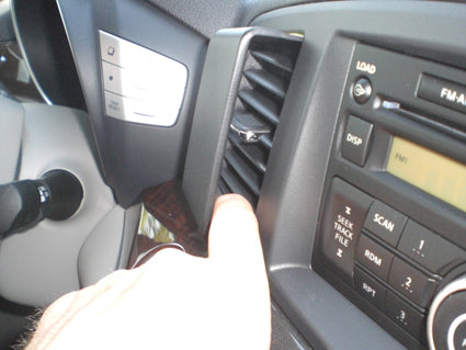 Brodit ProClip 854656 voor Nissan Quest 2011-2017 - detail van dashboardmontage