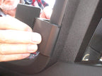 Brodit ProClip 854664 voor Chevrolet Volt 2011-2015 en Opel Ampera 2011-2015 - montagepositie op dashboard