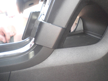 Brodit ProClip 854664 voor Chevrolet Volt 2011-2015 en Opel Ampera 2011-2015 - montagefoto 6