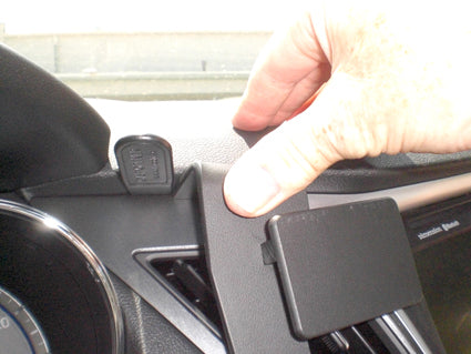 Brodit ProClip 854671 voor Hyundai Sonata 2011-2014 - detail van dashboardmontage