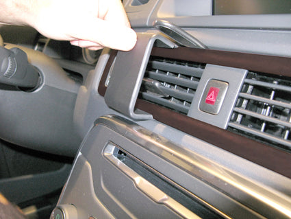 Brodit ProClip 854676 voor Volvo XC70 2012-2016, Volvo V70 II 2012-2016 en Volvo S80 2012-2016 - detail van dashboardmontage