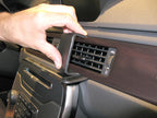 Brodit ProClip 854677 voor Volvo XC70 2012-2016, Volvo V70 II 2012-2016 en Volvo S80 2012-2016 - ProClip geplaatst in het voertuig