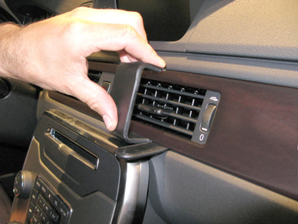 Brodit ProClip 854677 voor Volvo XC70 2012-2016, Volvo V70 II 2012-2016 en Volvo S80 2012-2016 - ProClip geplaatst in het voertuig