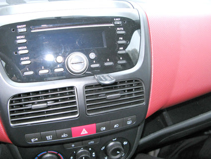Brodit ProClip 854694 voor Fiat Doblò 2010-2014 en Opel Combo 2012-2018 - montagepositie op dashboard