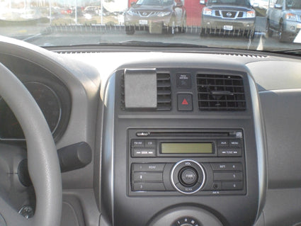 Brodit ProClip 854699 voor Nissan Versa Sedan 2012-2019, Nissan Versa Hatchback 2013-2019 e.a. - installatiepositie
