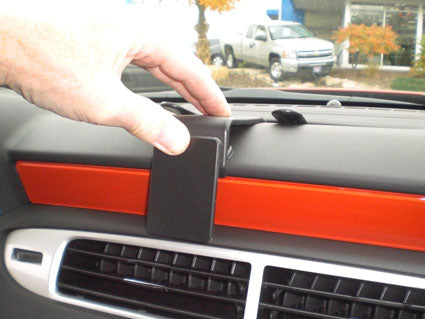 Brodit ProClip 854705 voor Chevrolet Camaro 2010-2015 - detail van dashboardmontage