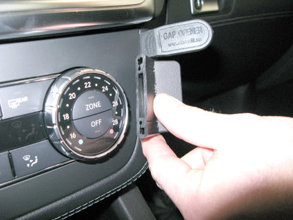Brodit ProClip 854709 voor Mercedes Benz M-Class/ML 2012-2015, Mercedes Benz GLE-Class 2016-2019 en Mercedes Benz GL-Class 2013-2019 - montagepositie op dashboard