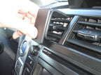 Brodit ProClip 854713 voor Toyota Prius v 2012-2014 en Toyota Prius + 2012-2014 - ProClip geplaatst in het voertuig