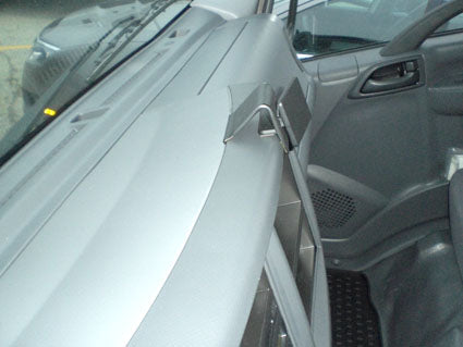 Brodit ProClip 854718 voor Chevrolet W-series 2008-2018, GMC W-series 2008-2018 en Isuzu N-series 2008-2025 - productfoto zwarte ABS montagebasis