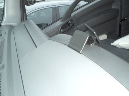 Brodit ProClip 854718 voor Chevrolet W-series 2008-2018, GMC W-series 2008-2018 en Isuzu N-series 2008-2025 - montagefoto 6