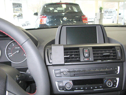 Brodit ProClip 854721 voor BMW 2-series F22, F23 2013-2017 en BMW 1-series F20, F21 2012-2017 - installatiepositie