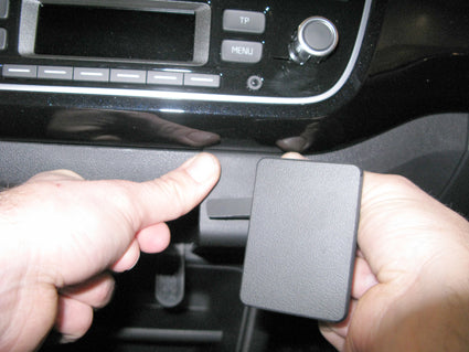 Brodit ProClip 854737 voor Seat Mii 2012-2014, Skoda Citigo 2012-2014 en Volkswagen UP 2012-2014 - ProClip geplaatst in het voertuig