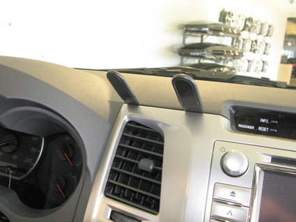 Brodit ProClip 854742 voor Toyota HiLux 2012-2016 - montagepositie op dashboard