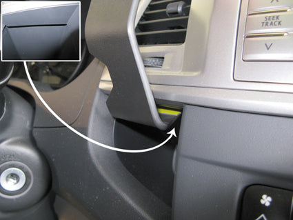 Brodit ProClip 854742 voor Toyota HiLux 2012-2016 - ProClip geplaatst in het voertuig