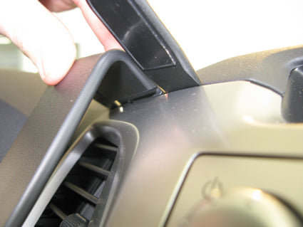 Brodit ProClip 854742 voor Toyota HiLux 2012-2016 - detail van dashboardmontage