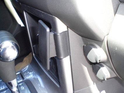 Brodit ProClip 854754 voor Nissan Pathfinder 2010-2012 en Nissan Pathfinder 2008-2012 - detail van dashboardmontage