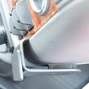 Brodit ProClip 854762 voor Freightliner Cascadia 2008-2017 - montagefoto 9