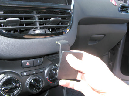 Brodit ProClip 854764 voor Peugeot 208 2012-2019 en Peugeot 2008 2014-2019 - ProClip geplaatst in het voertuig