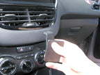 Brodit ProClip 854764 voor Peugeot 208 2012-2019 en Peugeot 2008 2014-2019 - ProClip geplaatst in het voertuig