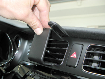 Brodit ProClip 854766 voor Kia Ceed 2012-2015 - detail van dashboardmontage