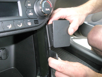 Brodit ProClip 854767 voor Kia Ceed 2012-2018 - montagepositie op dashboard