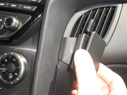 Brodit ProClip 854780 voor Hyundai Genesis Coupé 2013-2018 - montagepositie op dashboard