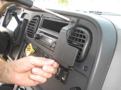 Brodit ProClip 854787 voor Freightliner M2 Business Class 2003-2018 - detail van dashboardmontage