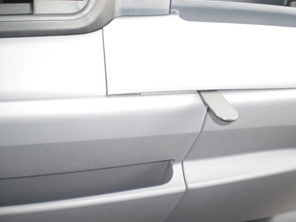 Brodit ProClip 854789 voor Fuso Canter 2010-2019 en Mitsubishi Fuso Canter 2010-2017 - montagepositie op dashboard
